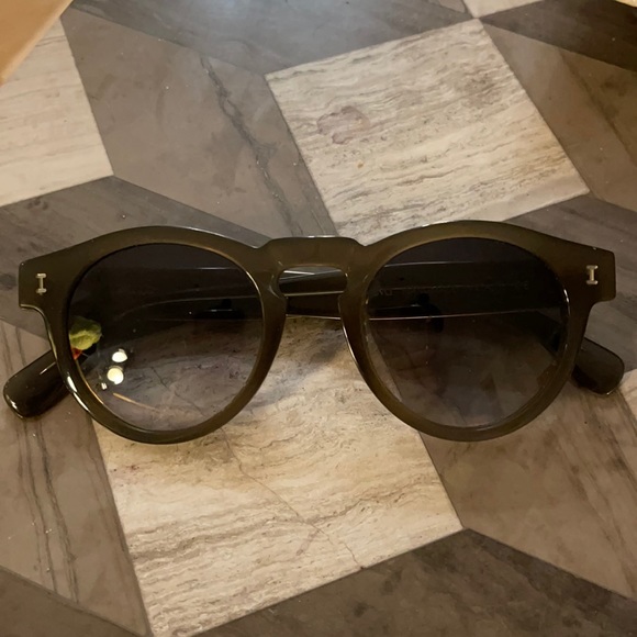Illesteva Accessories - Illesteva Leonard sunglasses in olive green